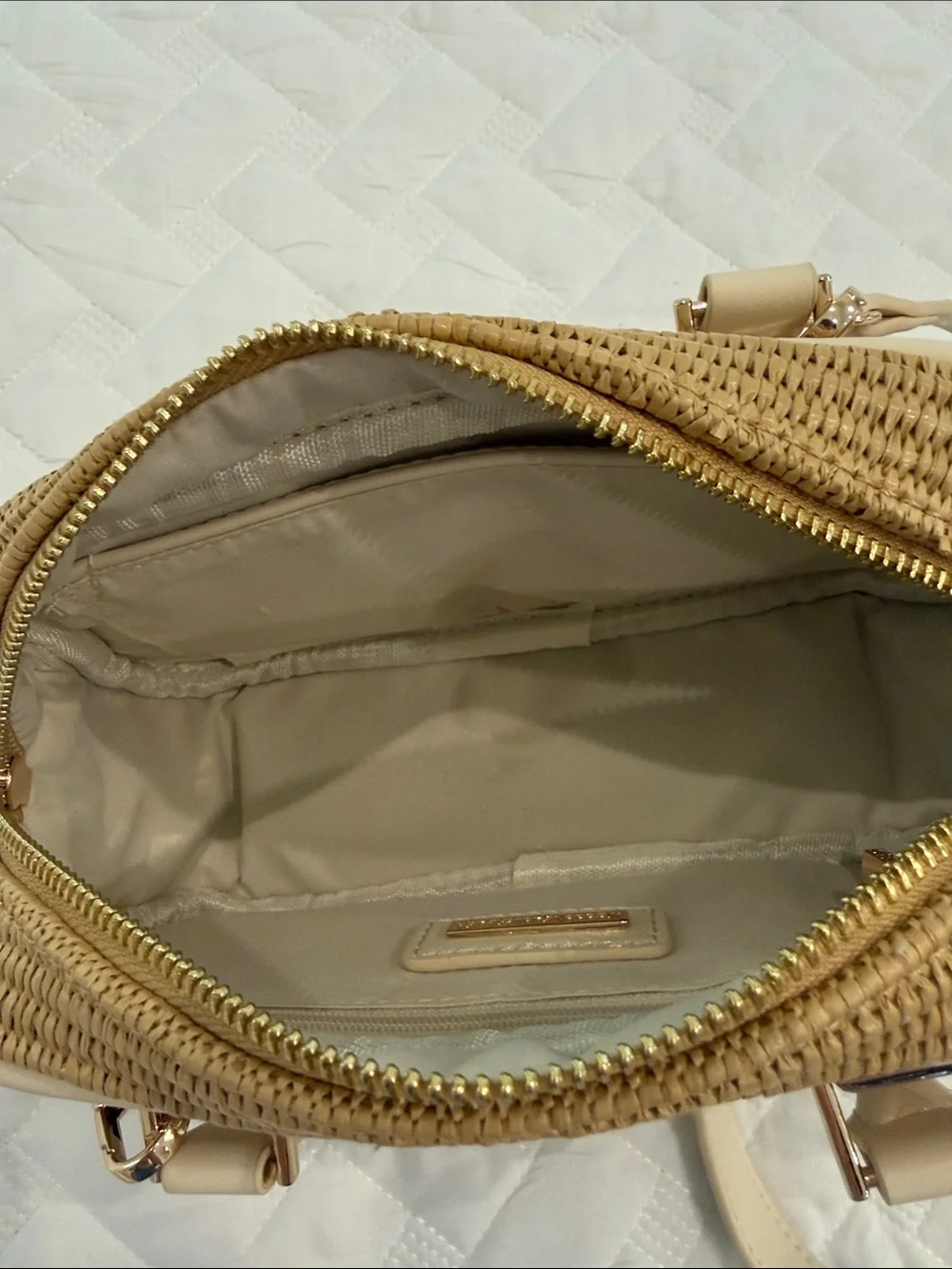 ~ Shiraleah ~ EUC ~ Ravello Cross-Body Bag in Natural